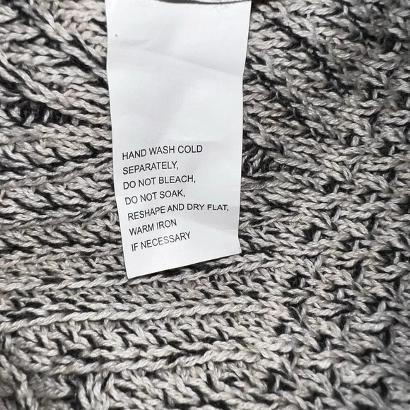 Jeanne Pierre M longsleeve crewneck seamed cable knit asymmetric tunic sweater ￼ - Picture 7 of 7